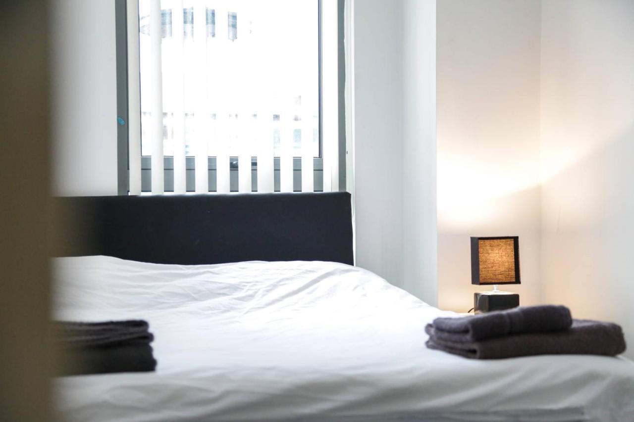Serviced Apartment In Liverpool City Centre - Free Parking - Balcony - By Happy Days Exterior photo